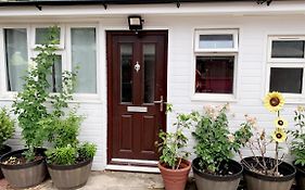 Mon Repos Private Rooms Heathrow Airport